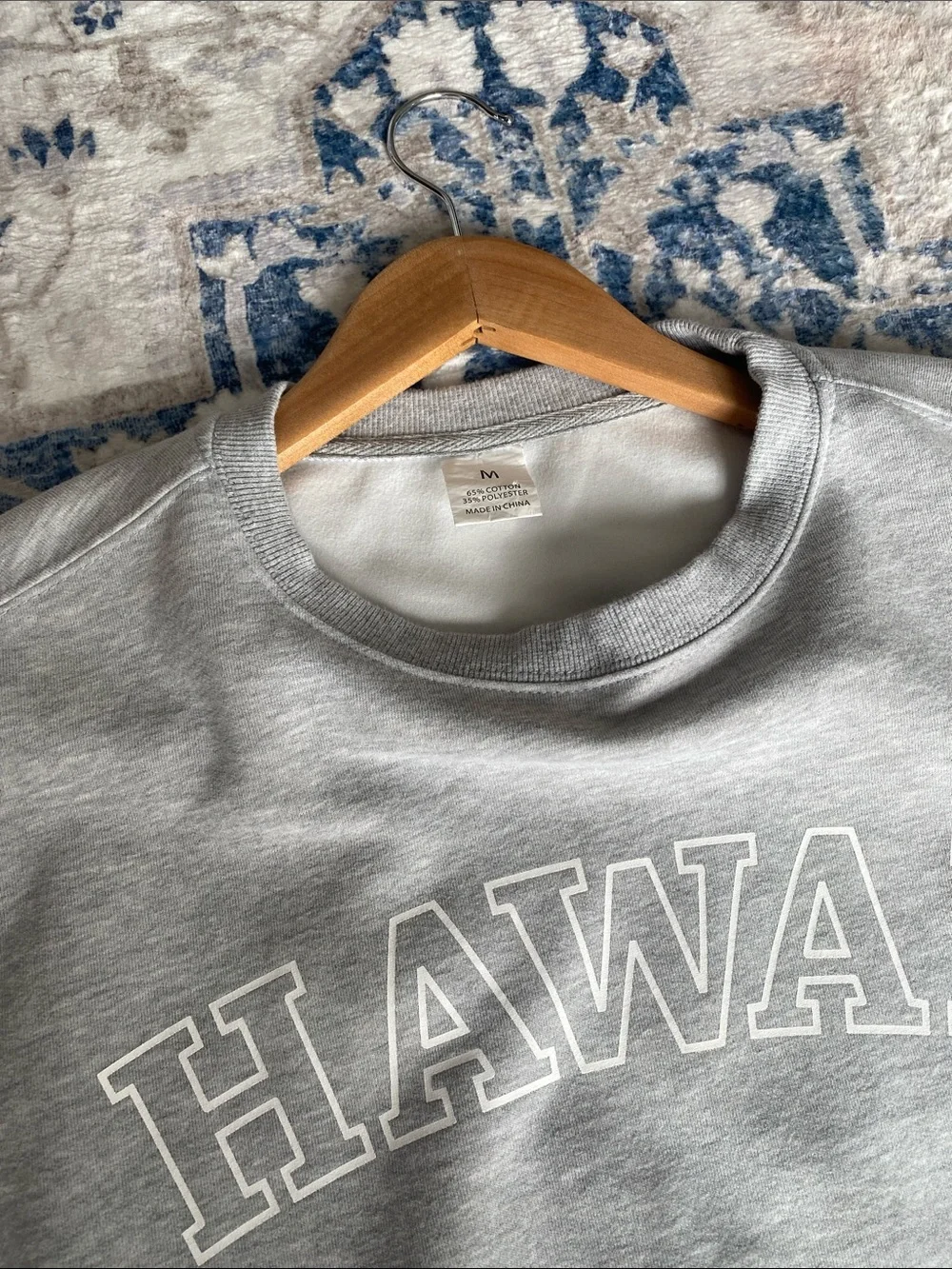NWOT HAWAII Graphic Crewneck Sweatshirt - Gray